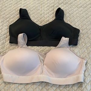 2 Sports Bras - Champion C9